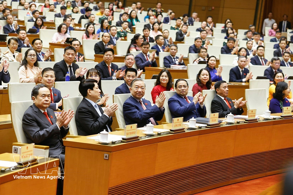 Party General Secretary To Lam, along with current and former leaders of the Party and State, and National Assembly deputies, attend the opening session of the 16th National Assembly’s first sitting. (Photo: Doan Tan/VNA)