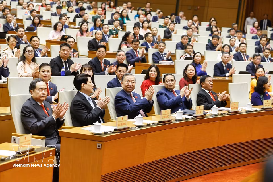 Party General Secretary To Lam, along with current and former leaders of the Party and State, and National Assembly deputies, attend the opening session of the 16th National Assembly’s first sitting. (Photo: Doan Tan/VNA)
