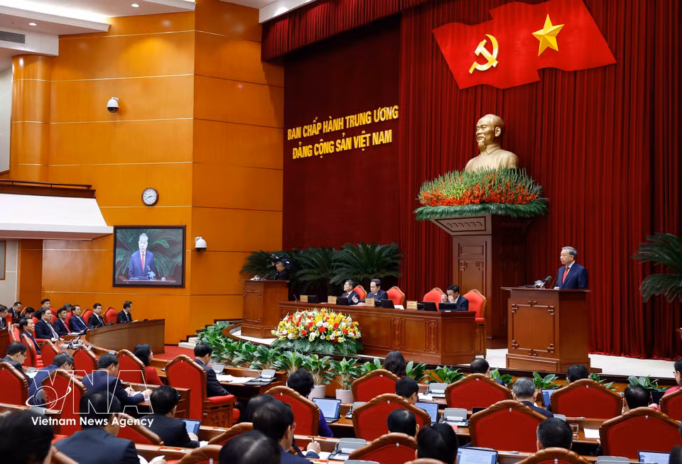 General Secretary To Lam delivers opening remarks at the 2nd meeting of the 14th Party Central Committee. Photo: Thong Nhat – VNA
