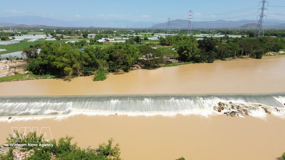 Located on the Cai Phan Rang River in My Son commune, Khanh Hoa province, the weir reflects the unique water management ingenuity of the ancient Cham people. (Photo: Nguyen Thanh/VNA)