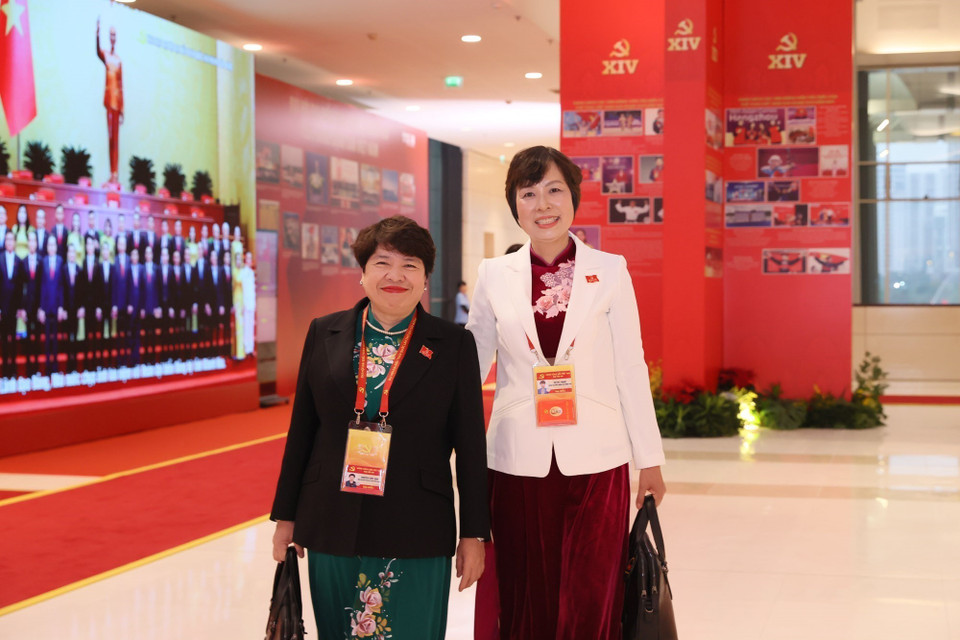 Delegates attend the plenary discussion on the Congress documents on the morning of January 21. (Photo: VNA)