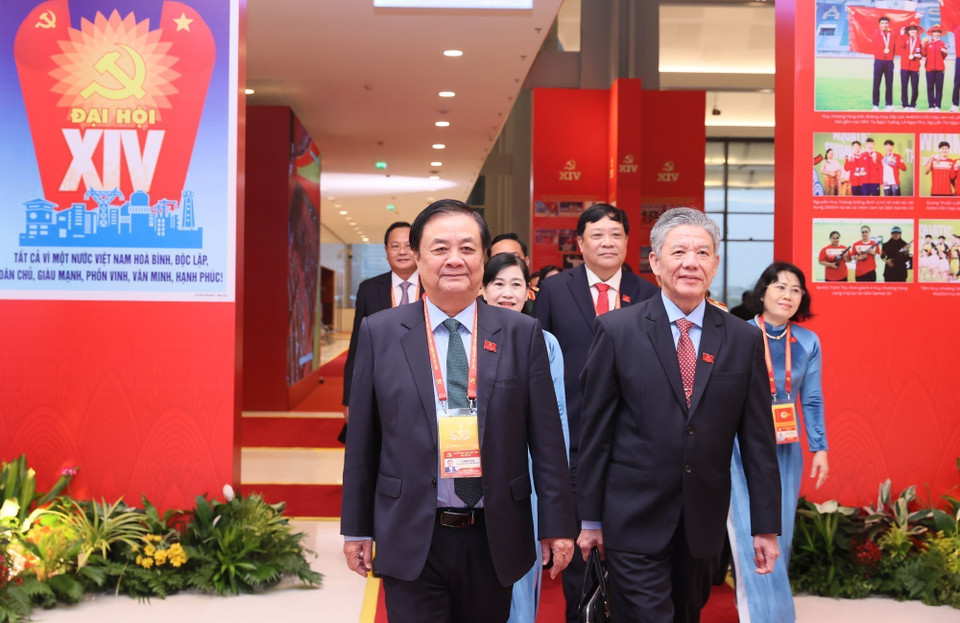 Delegates attend the plenary discussion on the Congress documents on the morning of January 21. (Photo: VNA)