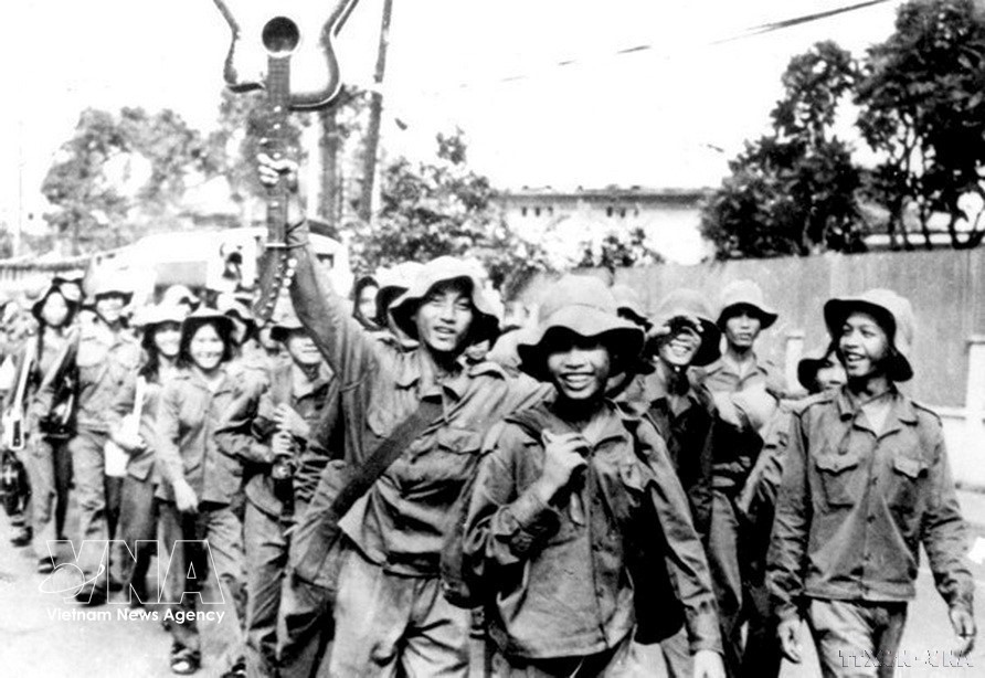 Ho Chi Minh City youth set out enthusiastically to build new economic zones following national reunification (March 28, 1976). (Photo: Published by VNA)