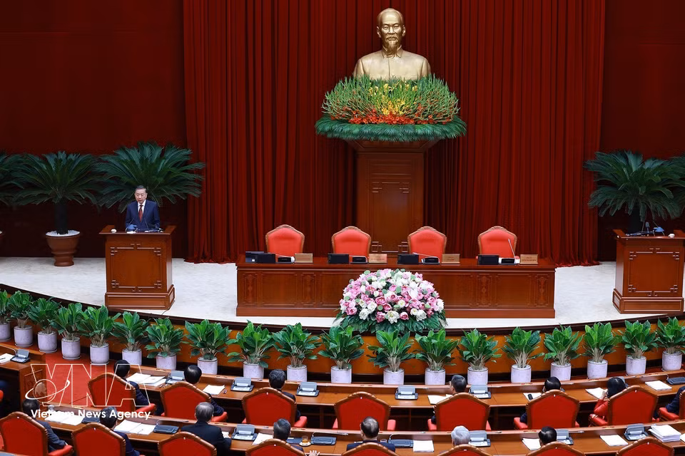 Party General Secretary and State President To Lam delivers the closing remarks at the third meeting of the 14th Party Central Committee. (Photo: Duong Giang/VNA)