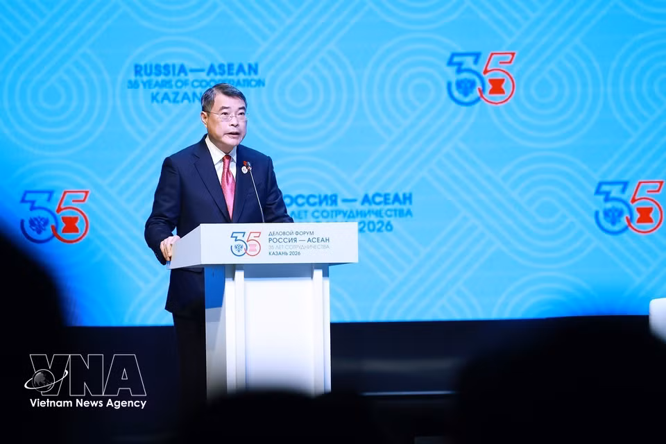 Prime Minister Le Minh Hung addresses the Russia–ASEAN Business Forum. (Photo: Duong Giang/VNA)
