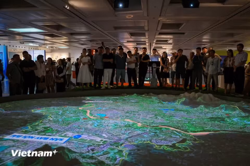 A scale model illustrates the master plan for the capital’s future transport network. (Photo: Hoai Nam/Vietnam+)