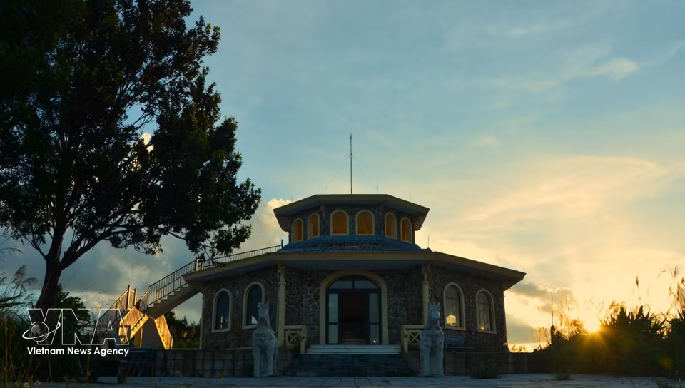 Vong Hai Observatory, built by the French in the early 20th century, features elegant colonial-era architecture. (Photo: Van Dung – VNA)