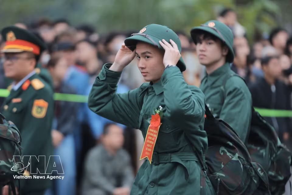 New recruits attend the 2026 military enlistment ceremony in Gia Lam, Hanoi. (Photo: Minh Quyet – VNA)