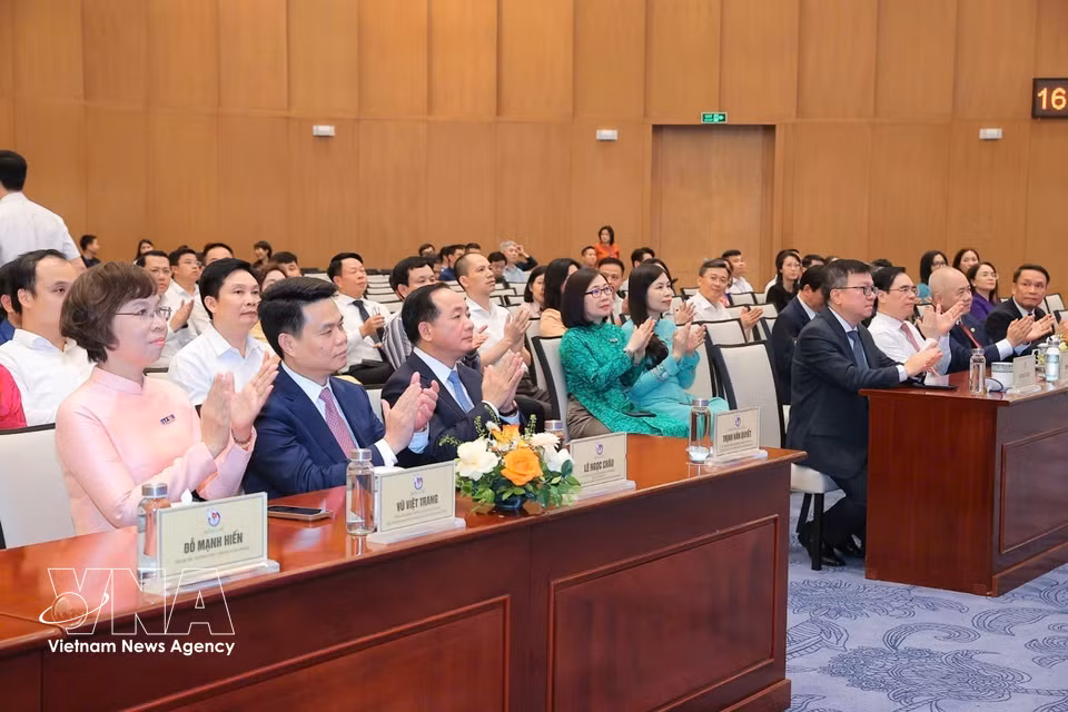 Delegates attend the launch ceremony for VNA’s Chuyen dong so” (Digital Transformation Updates), a dedicated, modern and user-friendly information portal covering science, technology, innovation and digital transformation. (Photo: Minh Quyet/VNA)