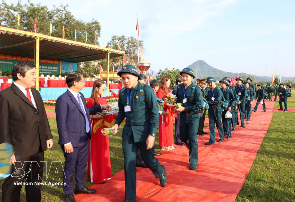 Young people from Khanh Hoa province attend the 2026 military enlistment ceremony. (Photo: Dang Tuan – VNA)