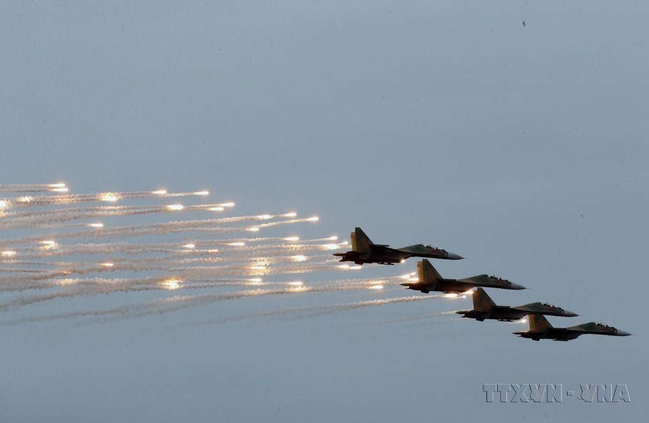 The Vietnam Air Force has been equipped with modern Su-30MK2 fighter jets, reflecting the nation's commitment to advancing its military capabilities. (Photo: VNA)