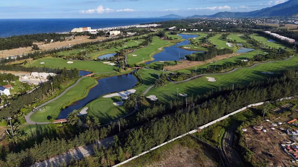 Muong Thanh Xuan Thanh golf course is part of the Xuan Thanh beach tourist site in the central province of Ha Tinh. (Photo: VNA)