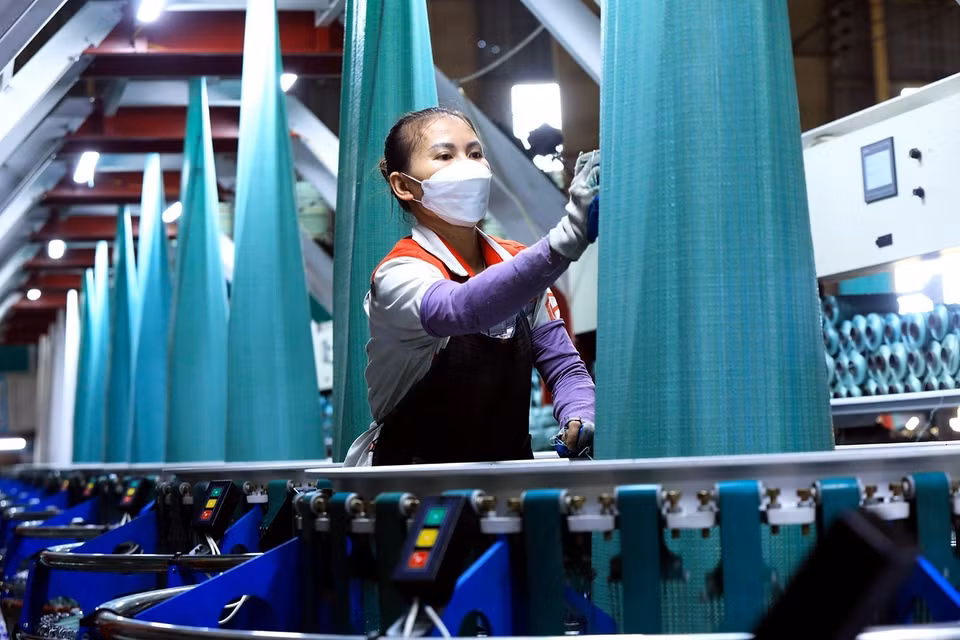 Raw materials for textile, garment, leather, and footwear industries increased by 11.1% during the period. (Photo: VNA)