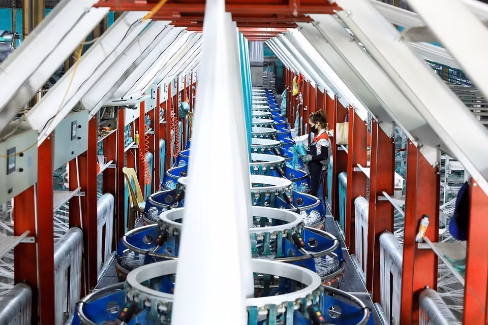 The packaging production line at Chau Tuan Import-Export Co. Ltd in Nghe An province (Photo: VNA)