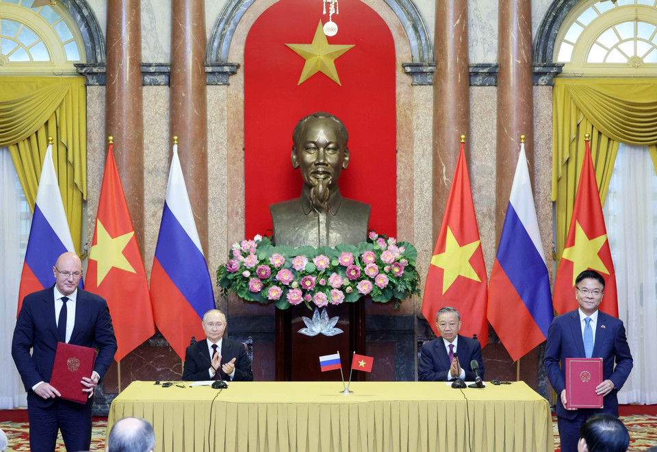 President To Lam and Russian President Vladimir Putin witness the signing of various agreements between the two countries, June 20, 2024. (Photo: VNA)