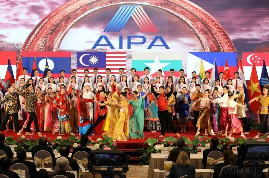 Art performance at the opening ceremony of the 41st General Assembly of the ASEAN Inter-Parliamentary Assembly (AIPA 41) in Hanoi on September 8, 2020. (Photo: Van Diep – VNA)