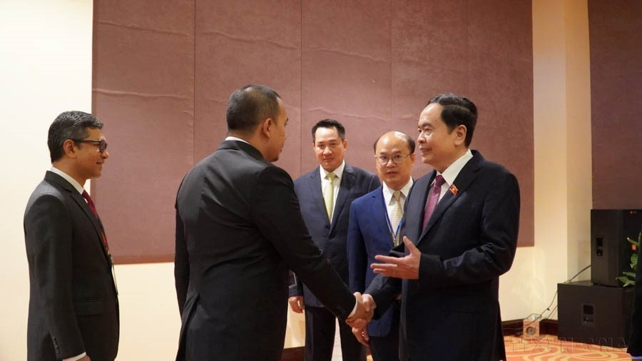 Standing Vice Chairman of the National Assembly Tran Thanh Man receives the heads of delegations attending the 14th AIPA Caucus, held in Phu Quoc from July 10 to 11, 2023. (Photo: Van Si – VNA)