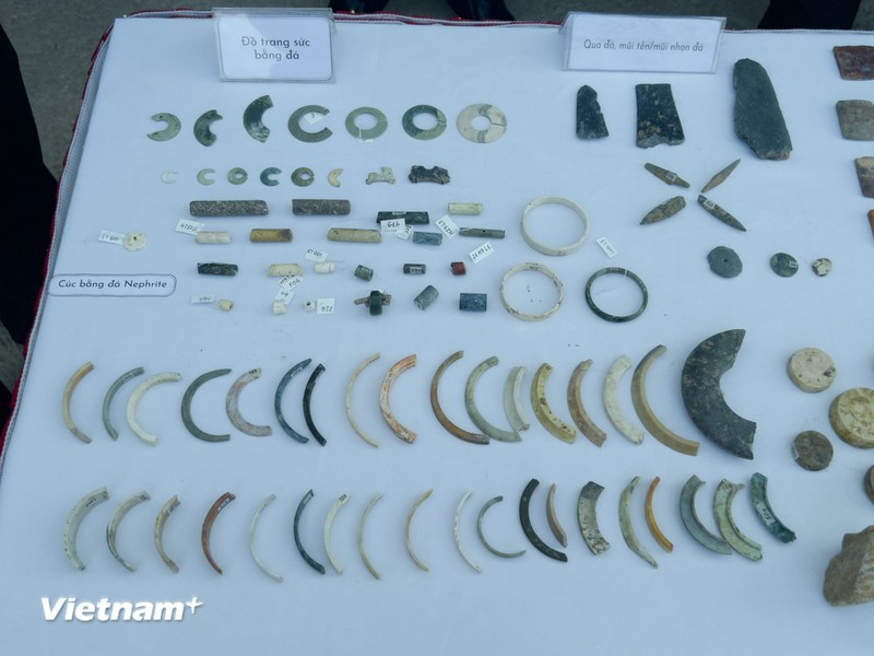 Jewelry artifacts. (Photo: VNA)