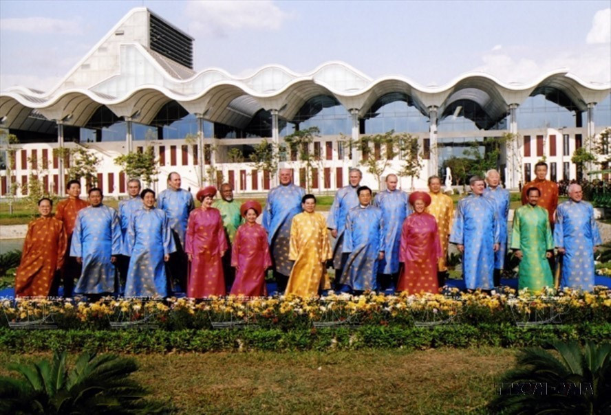 Vietnam hosts several major international events, including the successful APEC Summit 2006 (November 18-19, 2006) in Hanoi. (Photo: VNA)