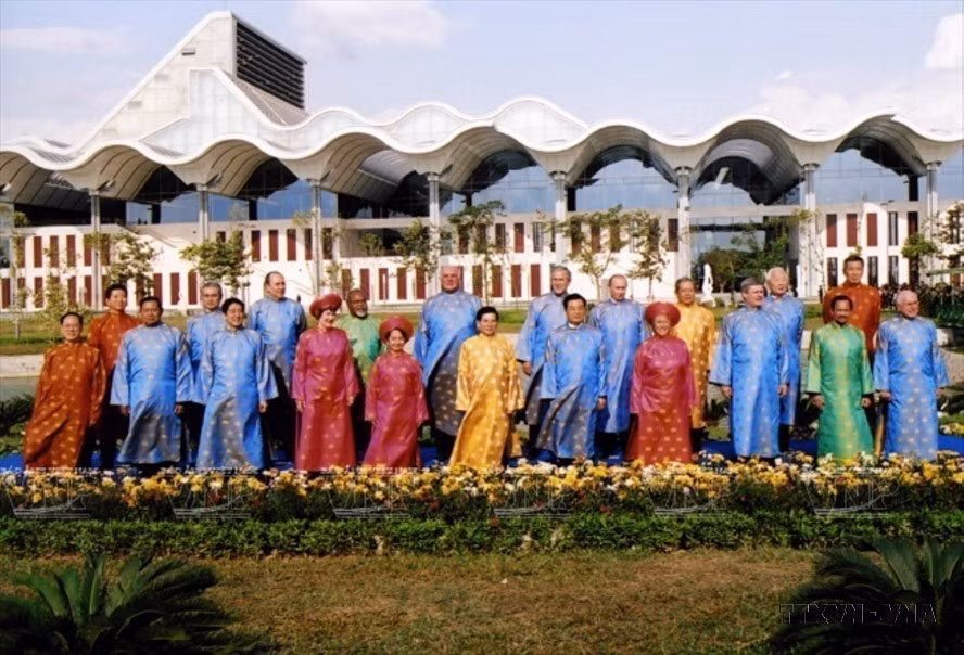 Vietnam hosts several major international events, including the successful APEC Summit 2006 (November 18-19, 2006) in Hanoi. (Photo: VNA)