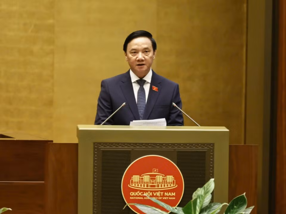 Vice Chairman of the National Assembly Nguyen Khac Dinh delivers a speech. (Photo: VNA)