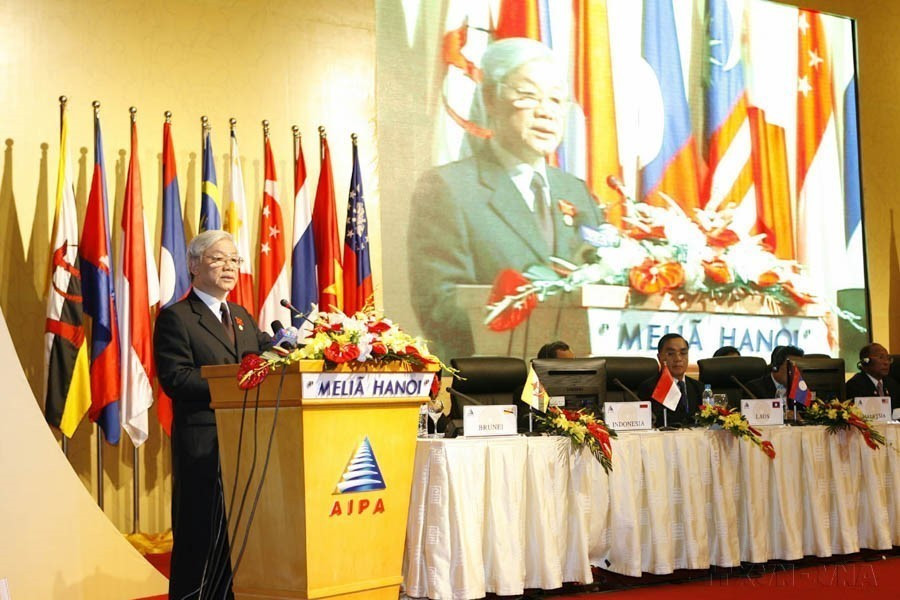 National Assembly Chairman Nguyen Phu Trong, President of AIPA-31, delivers the closing speech at the 31st General Assembly of the ASEAN Inter-Parliamentary Assembly (AIPA-31) in Hanoi on September 24, 2010. (Photo: Tri Dung – VNA)