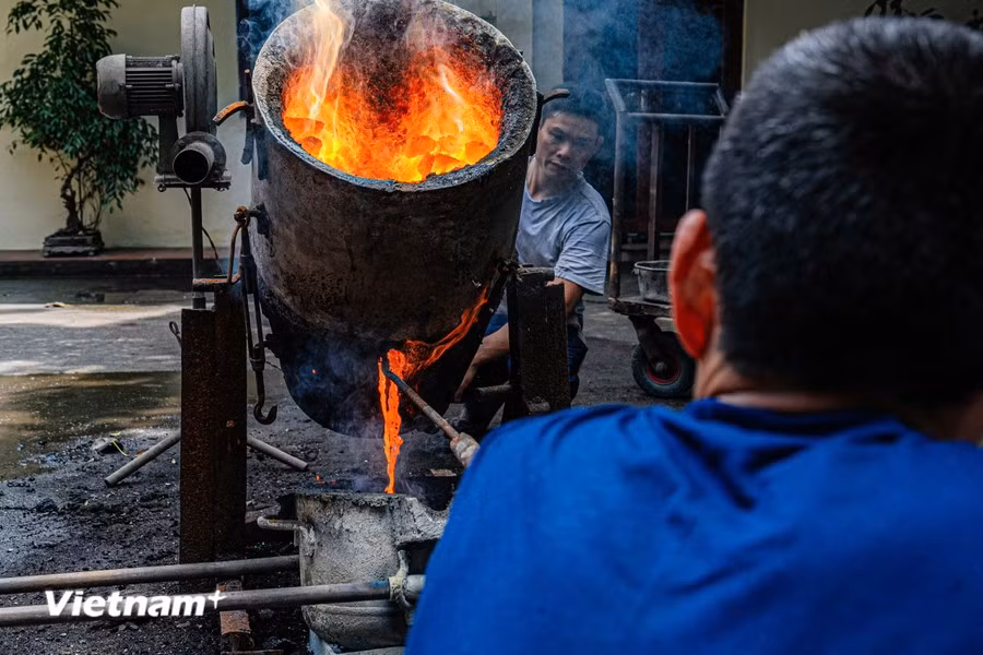 As a result, Ngu Xa copper casting village became well-known and familiar to people throughout the country, and the tradition continues to be preserved and developed. (Photo: Vietnam+)