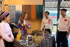 Hemp Hmong Vietnam project goes beyond selling linen fabric, creating a full value chain - from growing hemp, spinning fibres, weaving, and indigo dyeing to producing handicrafts, fashion items, and decorative products. (Photo: sovhttdl.tuyenquang.gov.vn.jpg)