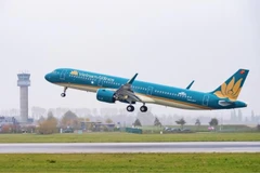 Starting July 3, members of Vietnam Airlines’ Lotusmiles frequent flyer programme can earn miles when flying with Etihad Airways and redeem them for flights operated by Vietnam Airlines, Etihad Airways, or any other partner airline within the programme.(Photo: VNA)
