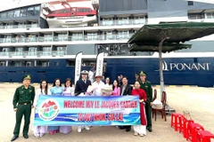 Cruise passengers land at Quy Nhon Port (Photo: VNA)