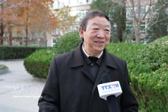 Professor Zhu Zhenming of the China (Kunming) Academy of South and Southeast Asian Studies gives an interview to the Vietnam News Agency. (Photo: VNA)
