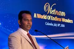 Ruwan Ranasinghe, Deputy Minister of Tourism at Sri Lanka's Ministry of Foreign Affairs, Foreign Employment and Tourism, speaks at a Vietnamese tourism promotion event in Colombo on the evening of July 31, 2026. (Photo courtesy of Vietnamese Embassy in Sri Lanka)
