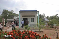 The southernmost province of Ca Mau has achieved its target of supporting the construction and renovation of 4,400 homes. (Photo: VNA)