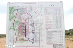 Layout diagram of the Ninh Thuan 1 nuclear power plant is placed right at the project site (Phuoc Dinh commune, Thuan Nam district) for the public to access information. (Photo: VNA)