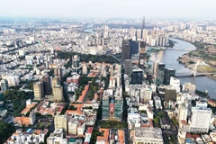 According to global property consultancy Jones Lang LaSalle, announced M&A deals reached a total value of around 2.4 billion USD in the first 11 months of 2025, signalling a clear recovery in market activity. (Photo: VNA)