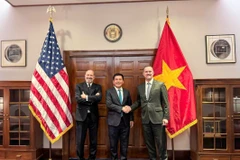 From left to right: US Secretary of Commerce Howard Lutnick, Vietnamese Minister of Industry and Trade Nguyen Hong Dien and Ambassador Jamieson Greer, US Trade Representative. (Photo: VNA)
