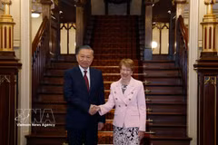 General Secretary of the Central Committee of the Communist Party of Vietnam (CPV) and President To Lam (left) and Governor of New South Wales Margaret Beazley at their meeting on August 10. (Photo: VNA)