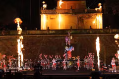 A vibrant cultural exchange at the Thang Long imperial citadel. (Photo: VNA)
