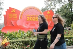 Foreign tourists in Hanoi (Photo: VNA)