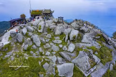 Its exceptional historical and cultural values ​​have established Yen Tu as a sacred place in the spiritual life of the Vietnamese people. (Photo: VNA)