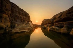 The gorges at Kaeng Hin Ngam in Ubon Ratchathani. Tourism operators in seven provinces along the Thailand-Cambodia border want state stimulus measures for their area. (Photo: bangkokpost.com) 