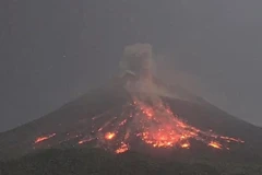 Mount Merapi emits 17 lava flows with a maximum reach of 1,800 meters on January 4, 2025. (Photo: jakartaglobe.id)