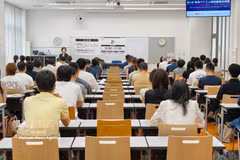 Candidates listen to the exam rules. (Photo: VNA)