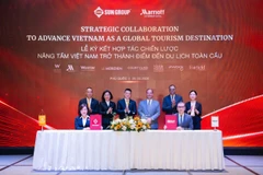 Sun Group and Marriott International sign a strategic partnership to elevate Vietnam into a global tourism destination. (Photo: Sun Group)