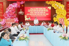 National Assembly Chairman Tran Thanh Man speaks at his meeting with 200 policy beneficiary families, poor households and those facing particularly difficult circumstances in Thanh Xuan commune, Can Tho city, on February 13. (Photo: VNA)