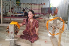 Brocade weaving is a cultural lifeblood for the Khmer community in the Bay Nui (seven-mountain) area of An Giang. (Photo: VNA)