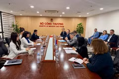 The recent working session between Deputy Minister of Industry and Trade Phan Thi Thang and Dmitry Nikolaevich Makhonin, Governor of Perm Krai (Photo: Ministry of Industry and Trade)