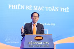 Politburo member and Minister of Foreign Affairs Le Hoai Trung speaks at the 33rd Diplomatic Conference's closing session in Hanoi on August 7, 2026. (Photo: VNA)