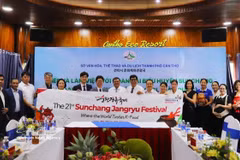 Participants in the working session in Can Tho on August 7 (Photo: VNA)