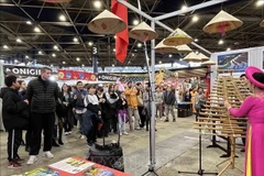 Visitors at the Vietnamese pavilion within the “Salon de l’Asie 2025”. (Photo: VNA)